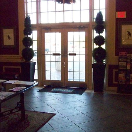 White Columns Inn Thomson Bagian luar foto